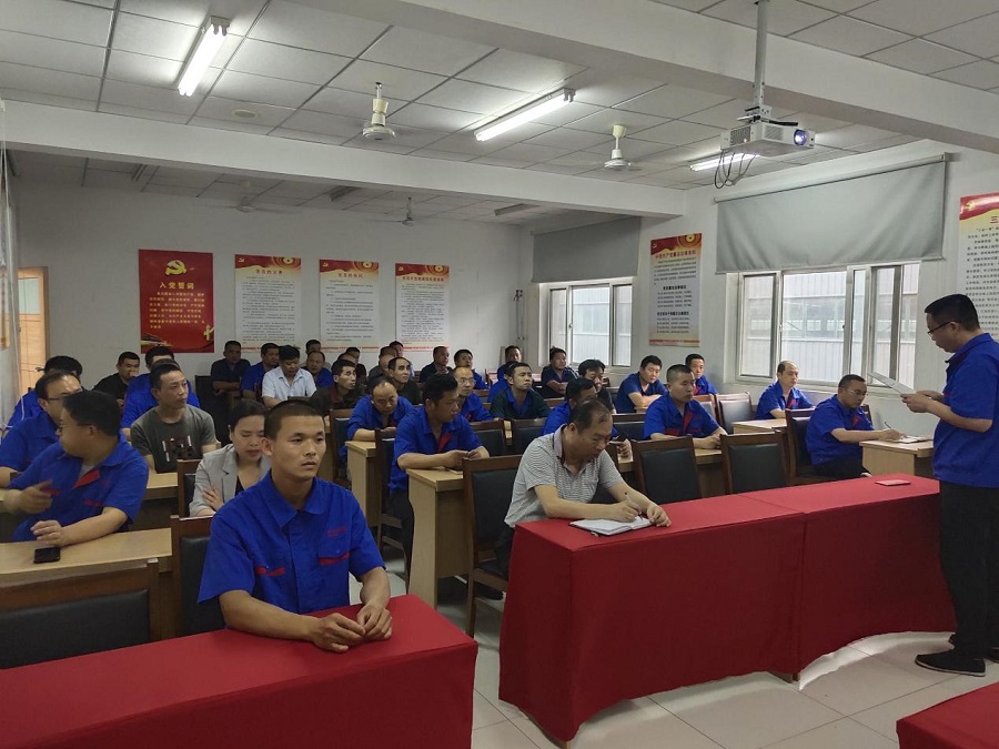 AG手机版登录入口召开贺增涛同志事迹报告会